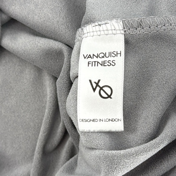 Vanquish Fitness Logo layering T-Shirt Small Gray Suede Texture Workout Top - Picture 8 of 8